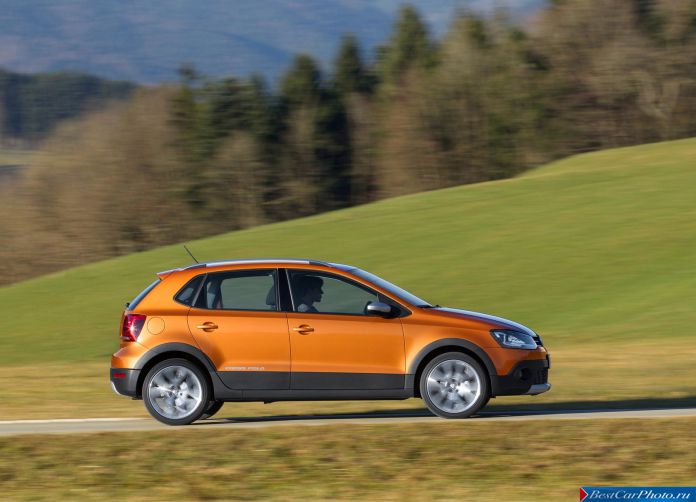 2014 Volkswagen CrossPolo - фотография 10 из 25 2014 Volkswagen CrossPolo - фотография 10 из 25
