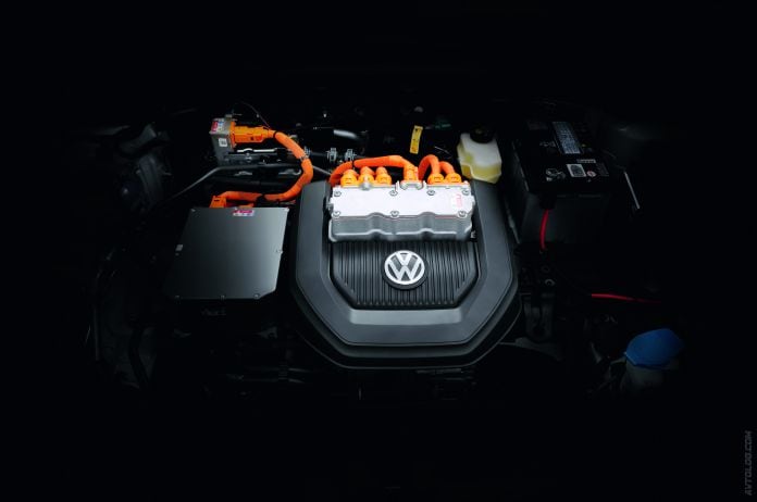 2014 Volkswagen e-Golf - фотография 13 из 16
