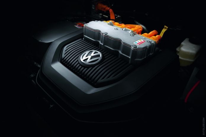 2014 Volkswagen e-Golf - фотография 14 из 16