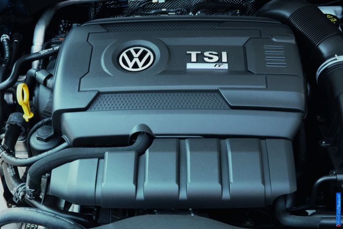 2014 Volkswagen Golf R - фотография 21 из 26 2014 Volkswagen Golf R - фотография 21 из 26