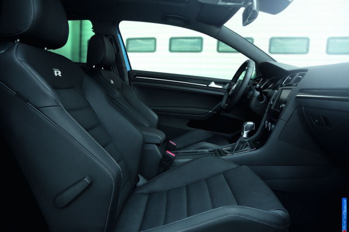 2014 Volkswagen Golf R - фотография 23 из 26 2014 Volkswagen Golf R - фотография 23 из 26