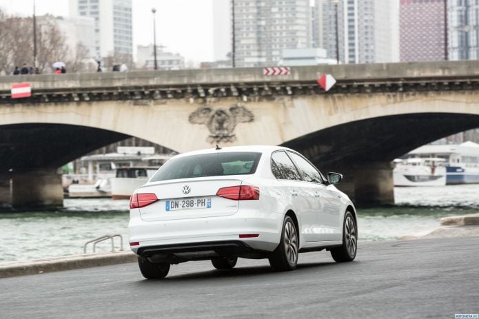 2014 Volkswagen Jetta Hybrid - фотография 10 из 16 2014 Volkswagen Jetta Hybrid - фотография 10 из 16