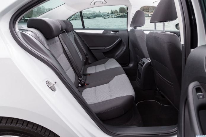 2014 Volkswagen Jetta Hybrid - фотография 14 из 16 2014 Volkswagen Jetta Hybrid - фотография 14 из 16