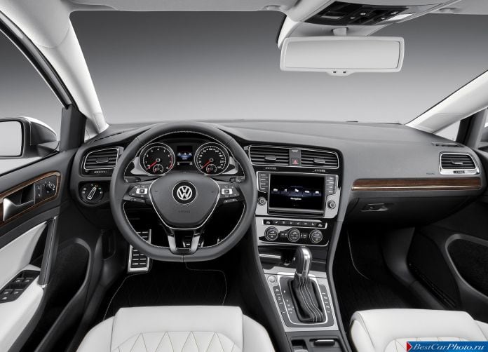2014 Volkswagen New MidSize Coupe Concept - фотография 12 из 23