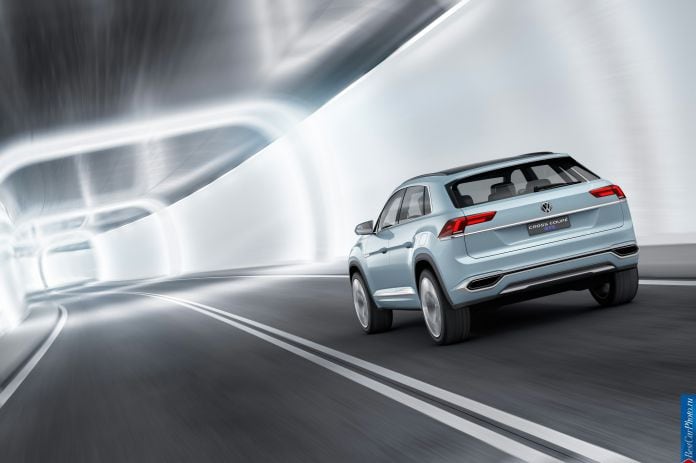 2015 Volkswagen Cross Coupe GTE Concept - фотография 10 из 43