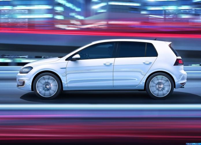 2015 Volkswagen Golf GTE - фотография 5 из 10