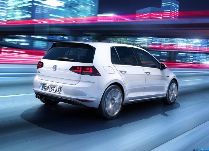 2015 Volkswagen Golf GTE - фотография 7 из 10