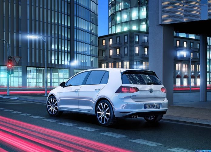 2015 Volkswagen Golf GTE - фотография 8 из 10 2015 Volkswagen Golf GTE - фотография 8 из 10