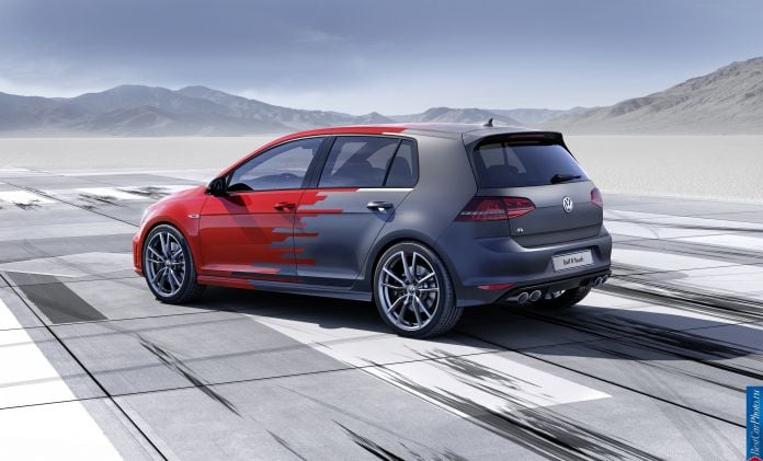 2015 Volkswagen Golf R Touch Concept - фотография 2 из 16