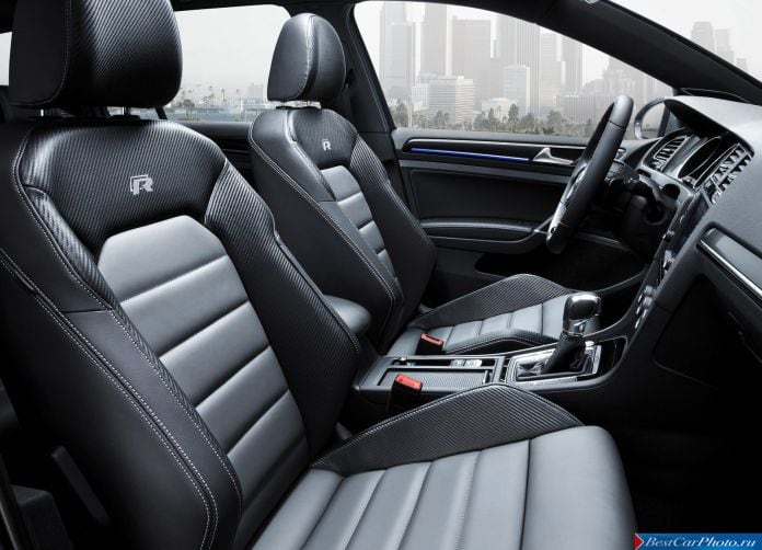 2015 Volkswagen Golf R Variant - фотография 16 из 21