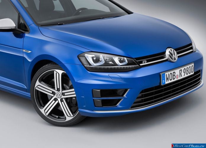 2015 Volkswagen Golf R Variant - фотография 19 из 21