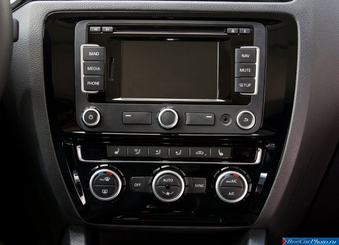 2015 Volkswagen Jetta - фотография 25 из 32 2015 Volkswagen Jetta - фотография 25 из 32