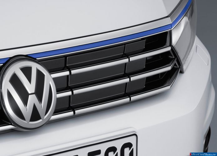 2015 Volkswagen Passat GTE - фотография 10 из 15