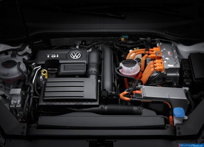 2015 Volkswagen Passat GTE - фотография 15 из 15