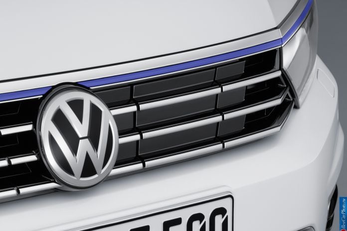 2015 Volkswagen Passat Variant GTE - фотография 6 из 12