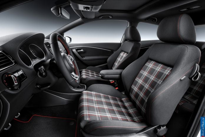 2015 Volkswagen Polo GTI - фотография 19 из 21 2015 Volkswagen Polo GTI - фотография 19 из 21