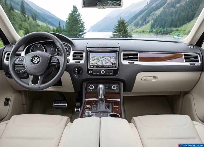 2015 Volkswagen Touareg - фотография 24 из 50