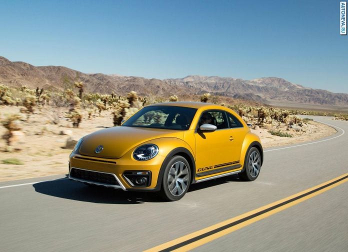 2016 Volkswagen Beetle Dune - фотография 4 из 8