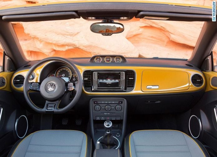 2016 Volkswagen Beetle Dune - фотография 8 из 8