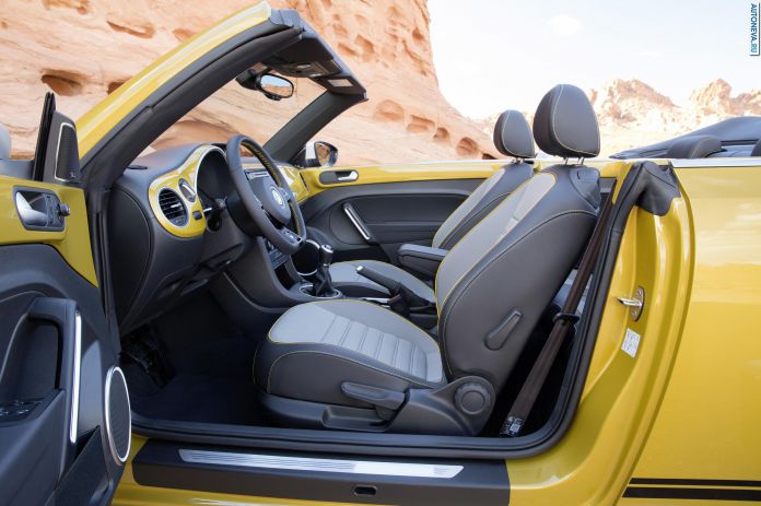 2016 Volkswagen Beetle Dune Cabriolet - фотография 6 из 7 2016 Volkswagen Beetle Dune Cabriolet - фотография 6 из 7