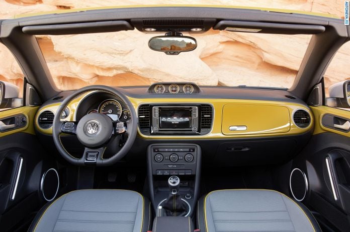 2016 Volkswagen Beetle Dune Cabriolet - фотография 7 из 7 2016 Volkswagen Beetle Dune Cabriolet - фотография 7 из 7