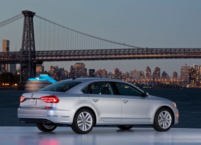 2016 Volkswagen Passat US - фотография 14 из 30