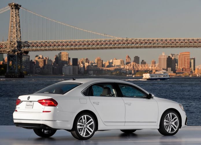 2016 Volkswagen Passat US - фотография 18 из 30