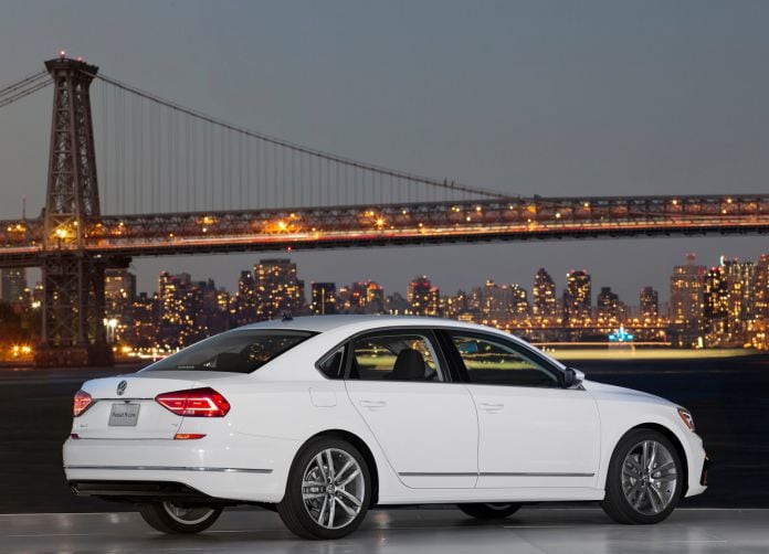 2016 Volkswagen Passat US - фотография 19 из 30