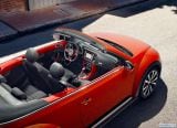 volkswagen_2017_beetle_009.jpg