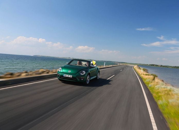 2017 Volkswagen Beetle - фотография 17 из 55