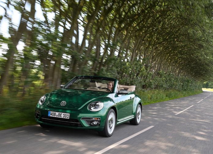 2017 Volkswagen Beetle - фотография 19 из 55