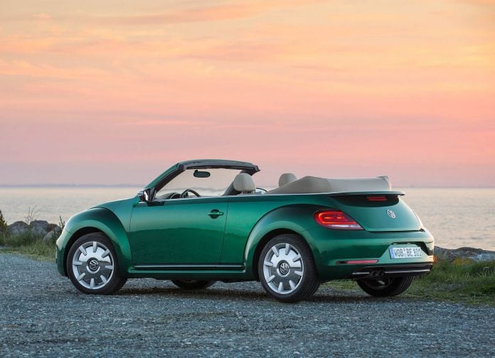 2017 Volkswagen Beetle - фотография 25 из 55