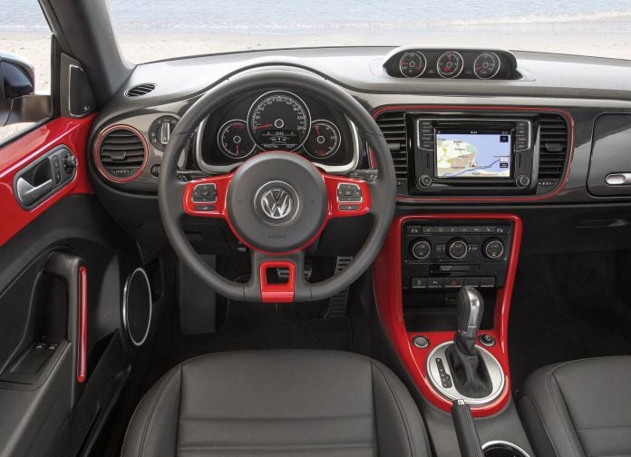2017 Volkswagen Beetle - фотография 38 из 55