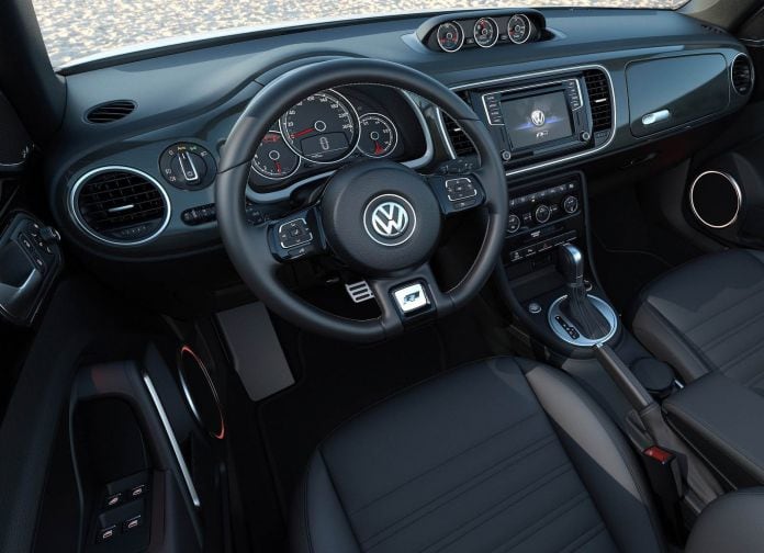 2017 Volkswagen Beetle - фотография 46 из 55