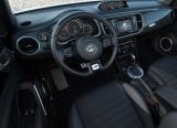 volkswagen_2017_beetle_048.jpg