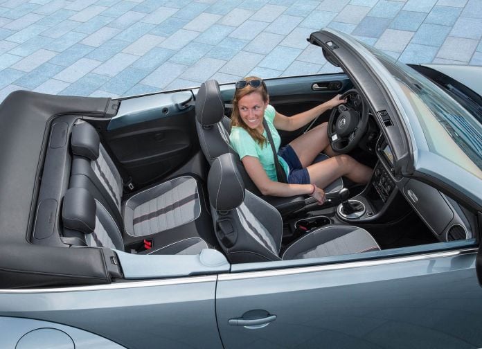 2017 Volkswagen Beetle - фотография 52 из 55