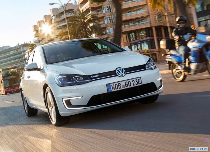 2017 Volkswagen e-Golf - фотография 12 из 44