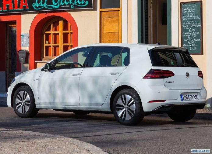 2017 Volkswagen e-Golf - фотография 16 из 44