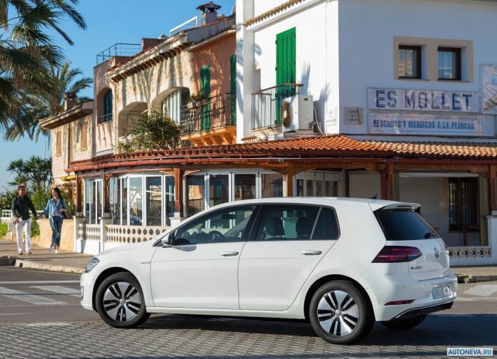 2017 Volkswagen e-Golf - фотография 17 из 44