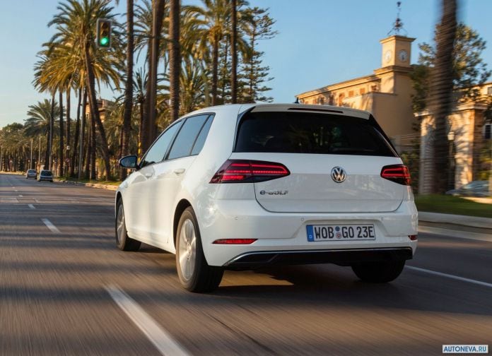 2017 Volkswagen e-Golf - фотография 19 из 44