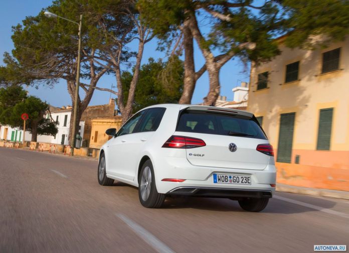 2017 Volkswagen e-Golf - фотография 20 из 44
