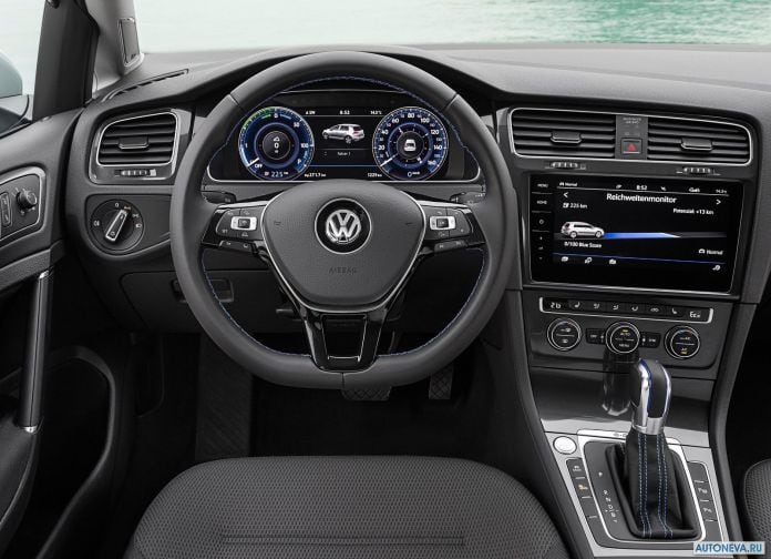 2017 Volkswagen e-Golf - фотография 31 из 44