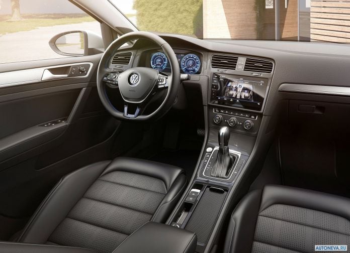 2017 Volkswagen e-Golf - фотография 32 из 44