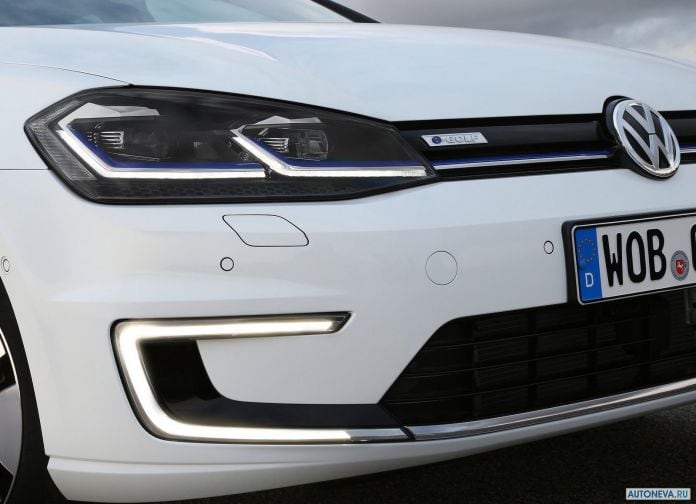 2017 Volkswagen e-Golf - фотография 36 из 44