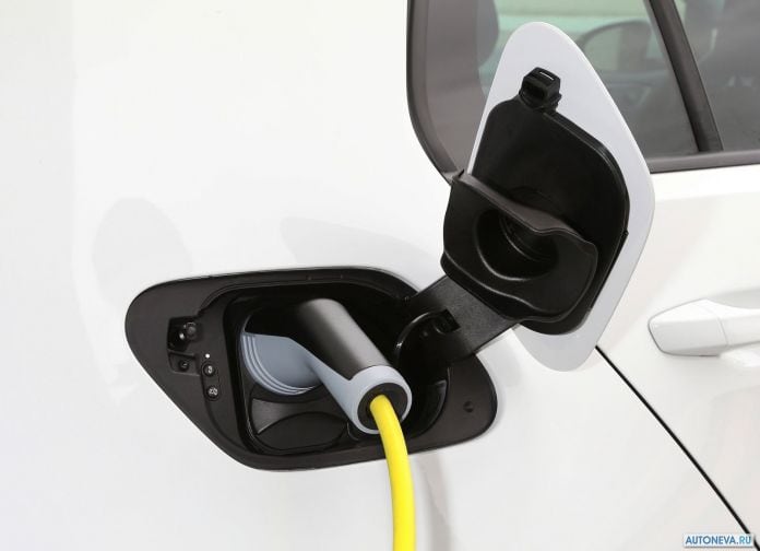 2017 Volkswagen e-Golf - фотография 39 из 44