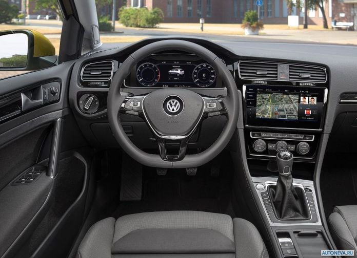 2017 Volkswagen Golf - фотография 50 из 84