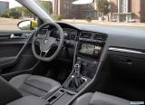 volkswagen_2017_golf_052.jpg