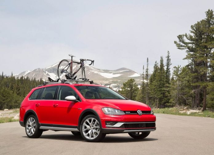 2017 Volkswagen Golf Alltrack - фотография 2 из 51