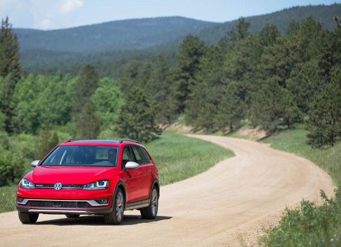 2017 Volkswagen Golf Alltrack - фотография 7 из 51