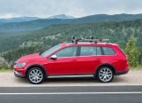 volkswagen_2017_golf_alltrack_023.jpg